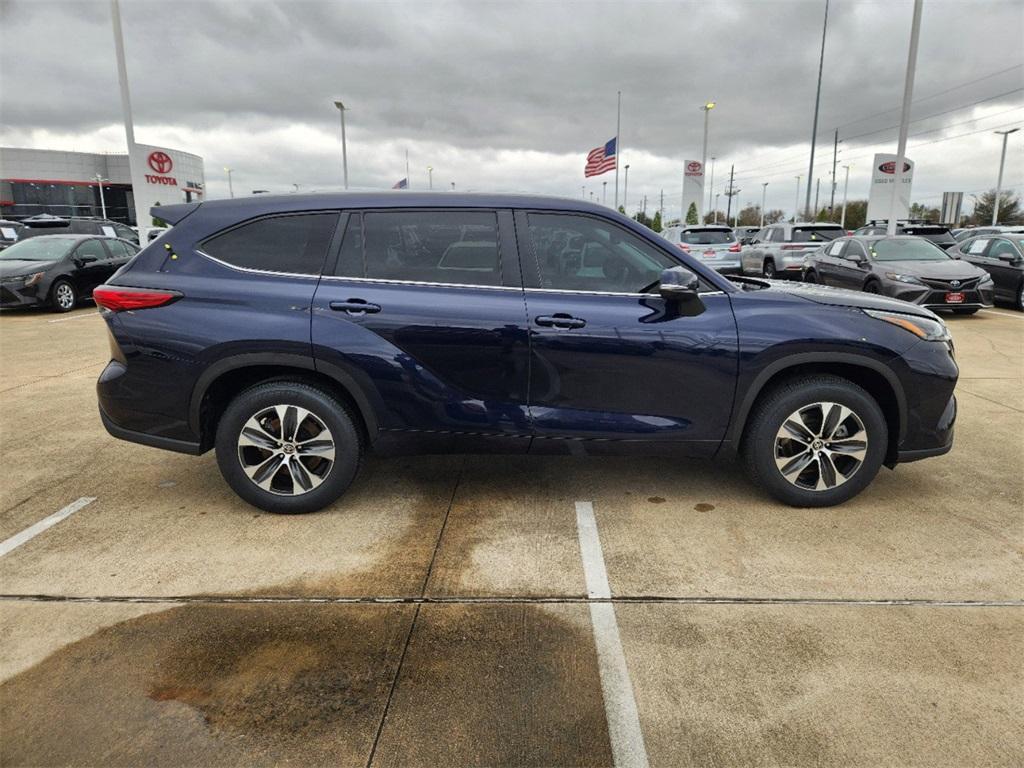 used 2023 Toyota Highlander car, priced at $38,288