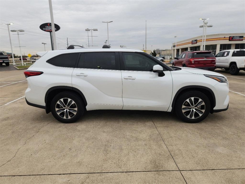 used 2023 Toyota Highlander car, priced at $38,288