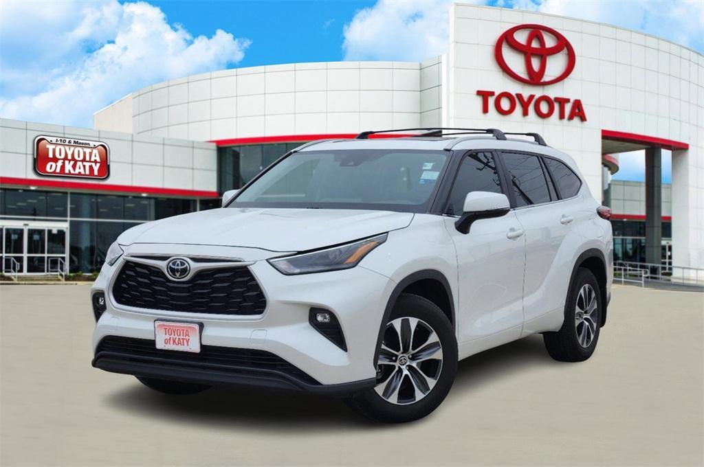 used 2023 Toyota Highlander car, priced at $38,288