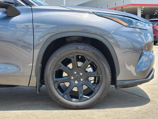 used 2023 Toyota Highlander car, priced at $34,795