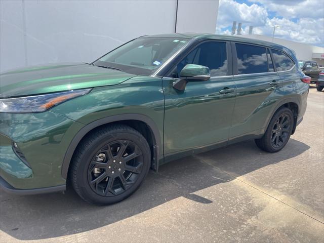 used 2023 Toyota Highlander car, priced at $35,995
