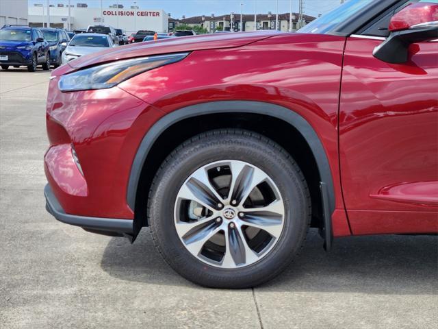 used 2023 Toyota Highlander car, priced at $37,295