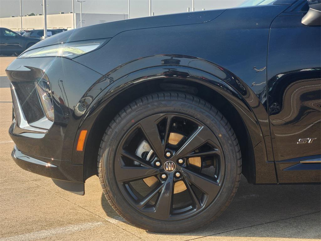 used 2024 Buick Envision car, priced at $30,495