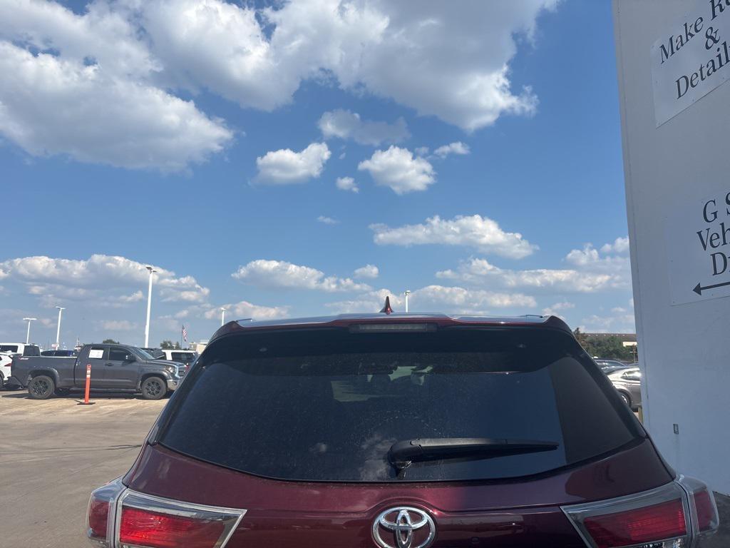 used 2016 Toyota Highlander car, priced at $20,695