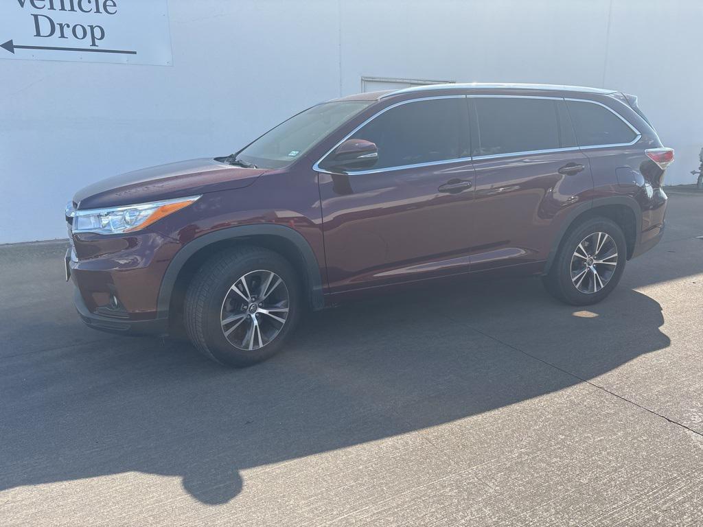used 2016 Toyota Highlander car, priced at $20,695