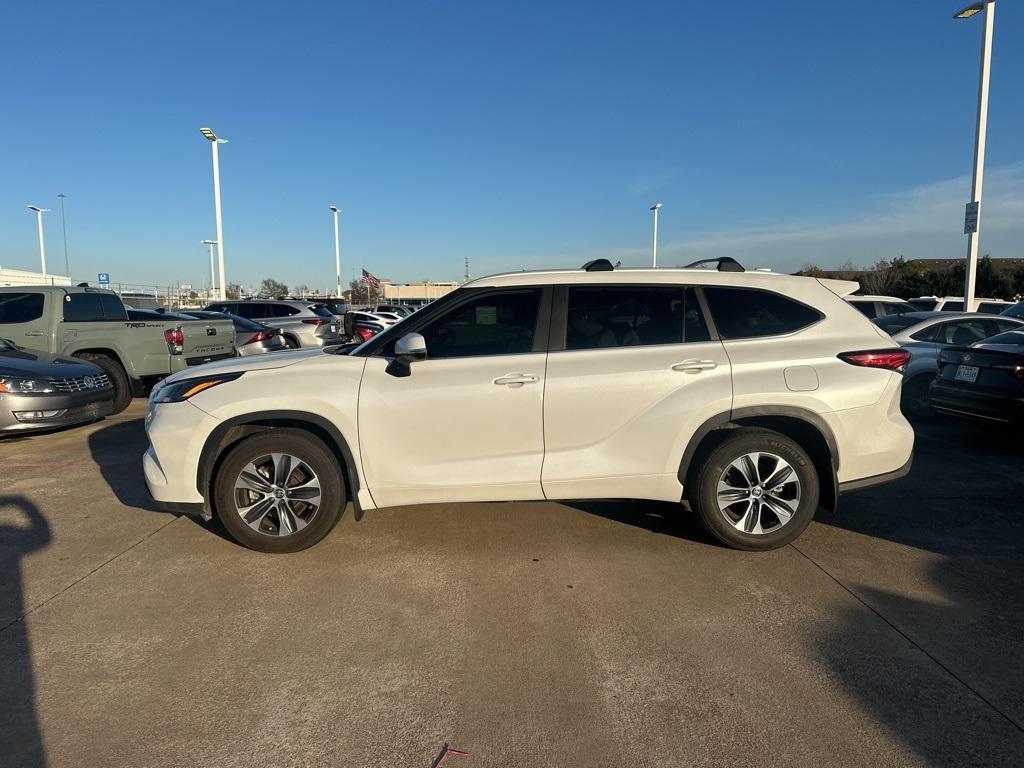 used 2023 Toyota Highlander car, priced at $37,788