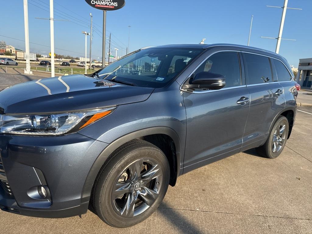 used 2018 Toyota Highlander car, priced at $28,795