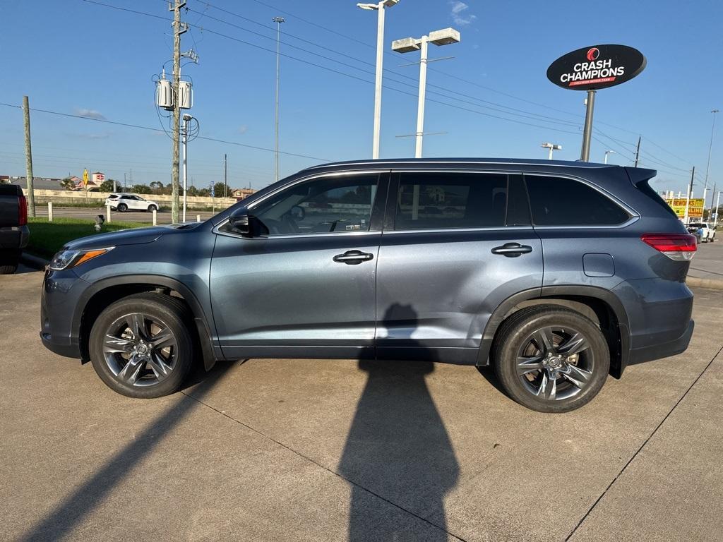 used 2018 Toyota Highlander car, priced at $28,795