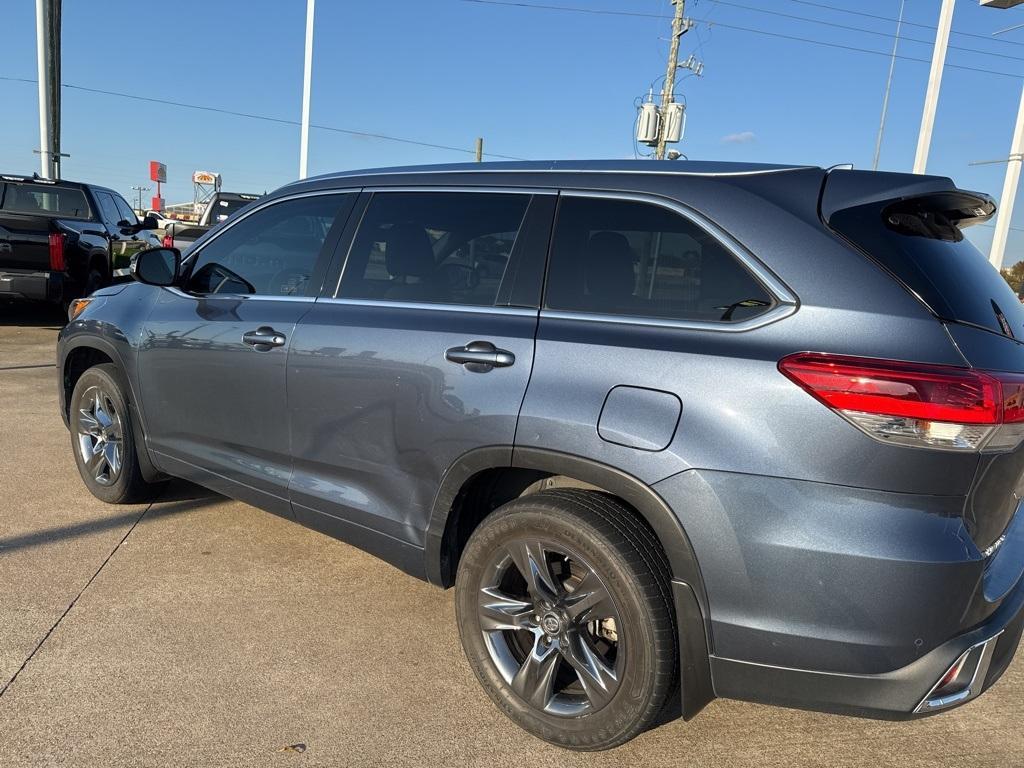 used 2018 Toyota Highlander car, priced at $28,795