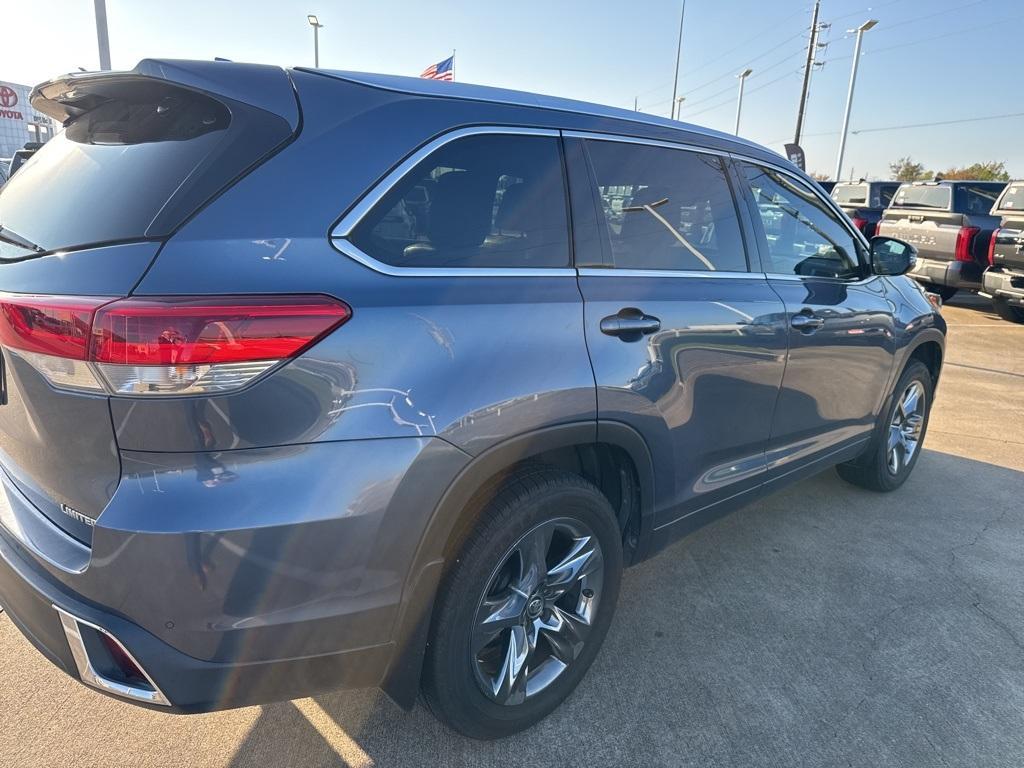 used 2018 Toyota Highlander car, priced at $28,795