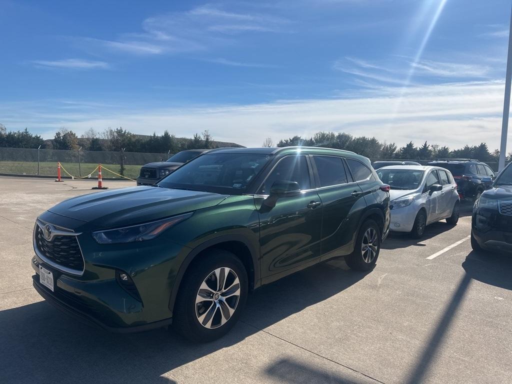 used 2023 Toyota Highlander car, priced at $37,988