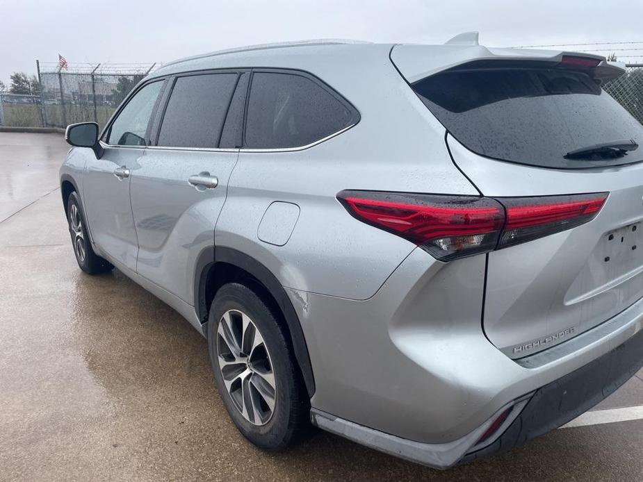 used 2020 Toyota Highlander car, priced at $28,995