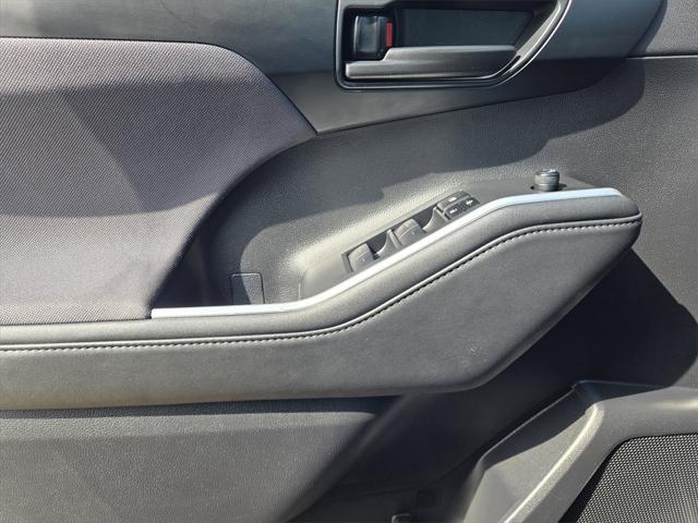 used 2023 Toyota Highlander car, priced at $32,995