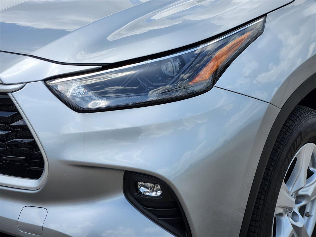 used 2024 Toyota Highlander car, priced at $36,495