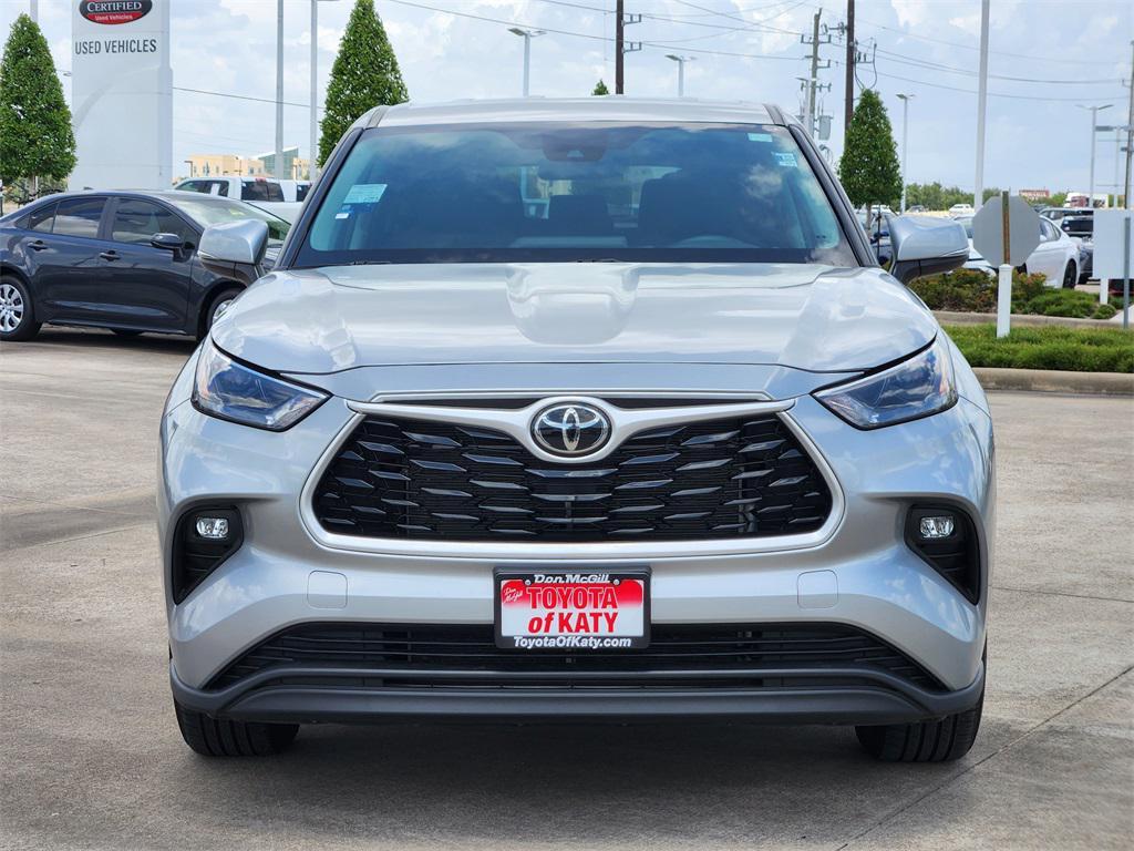 used 2024 Toyota Highlander car, priced at $36,495