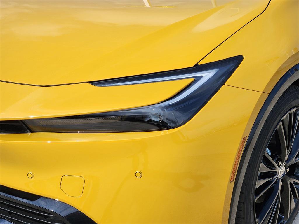 new 2026 Toyota Prius Plug-In Hybrid car, priced at $41,527