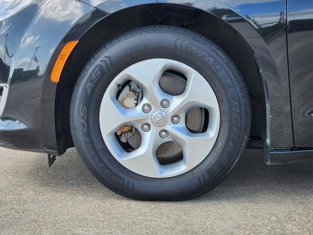 used 2018 Chrysler Pacifica Hybrid car, priced at $14,995