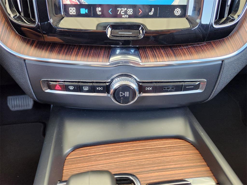 used 2024 Volvo XC60 car, priced at $34,995