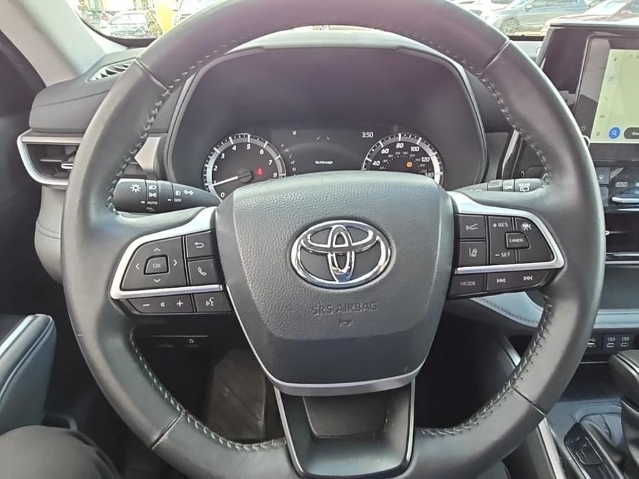 used 2024 Toyota Highlander car, priced at $41,246