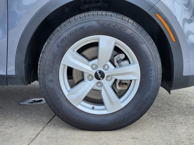 used 2023 Kia Sorento car, priced at $23,695