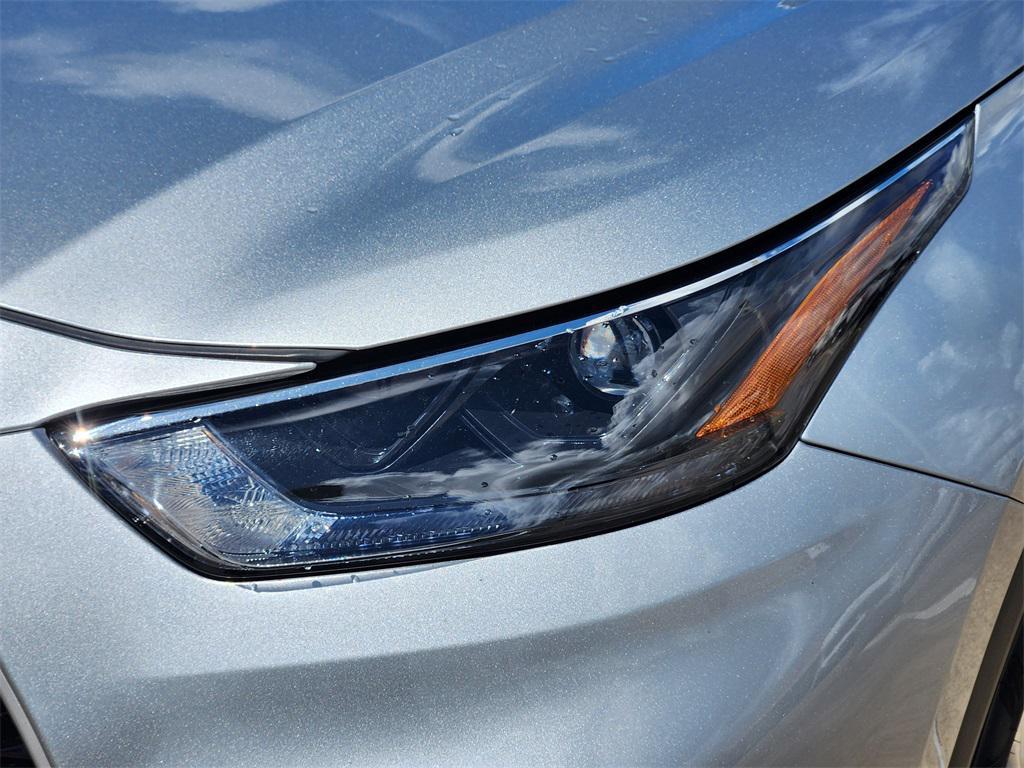used 2024 Toyota Highlander car, priced at $35,695