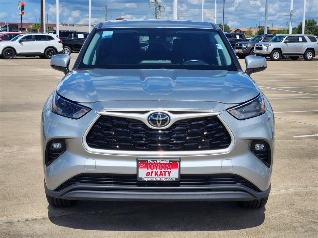 used 2024 Toyota Highlander car, priced at $35,695