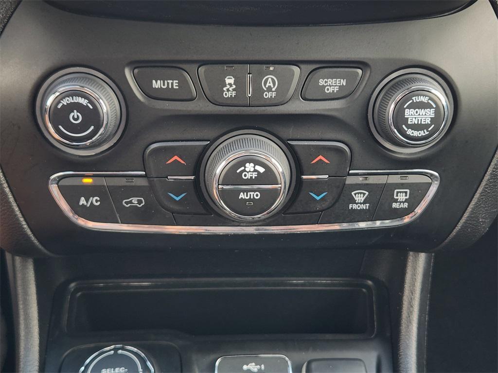 used 2020 Jeep Cherokee car, priced at $19,695