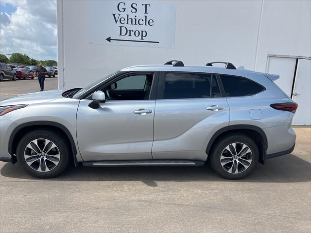 used 2024 Toyota Highlander Hybrid car, priced at $42,495
