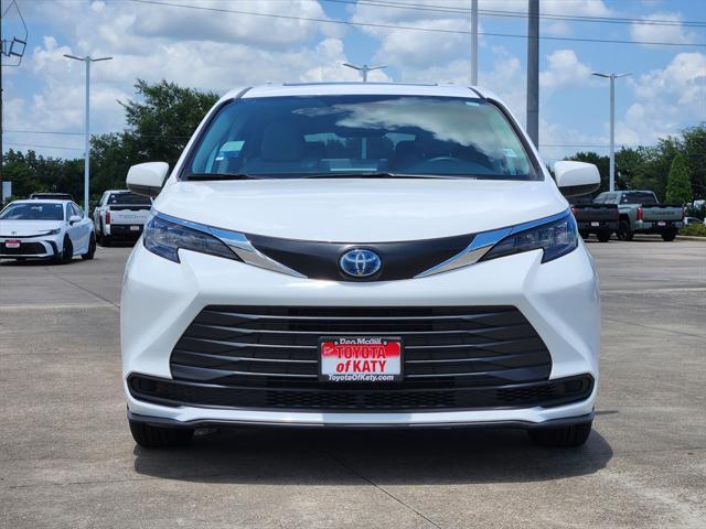 used 2024 Toyota Sienna car, priced at $40,195
