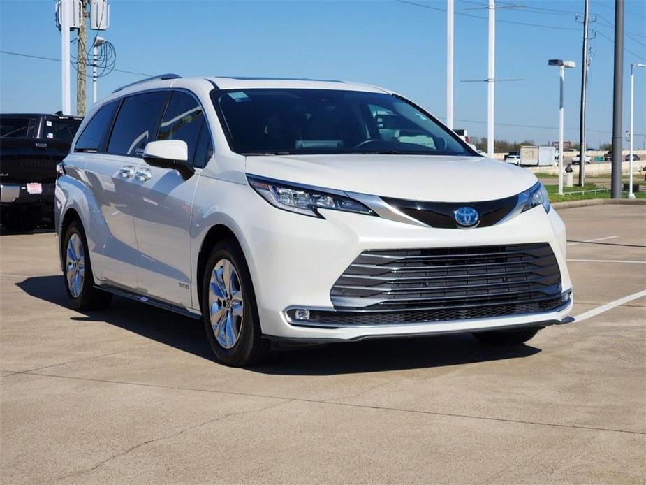 used 2021 Toyota Sienna car, priced at $38,788