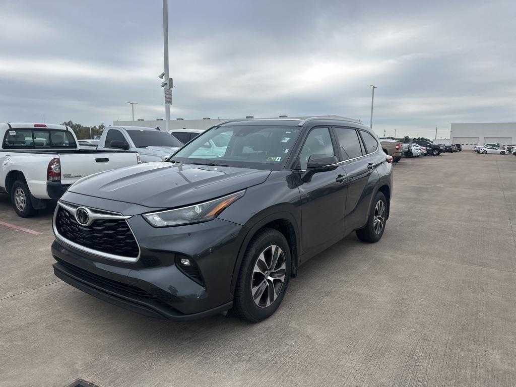 used 2023 Toyota Highlander car, priced at $37,988