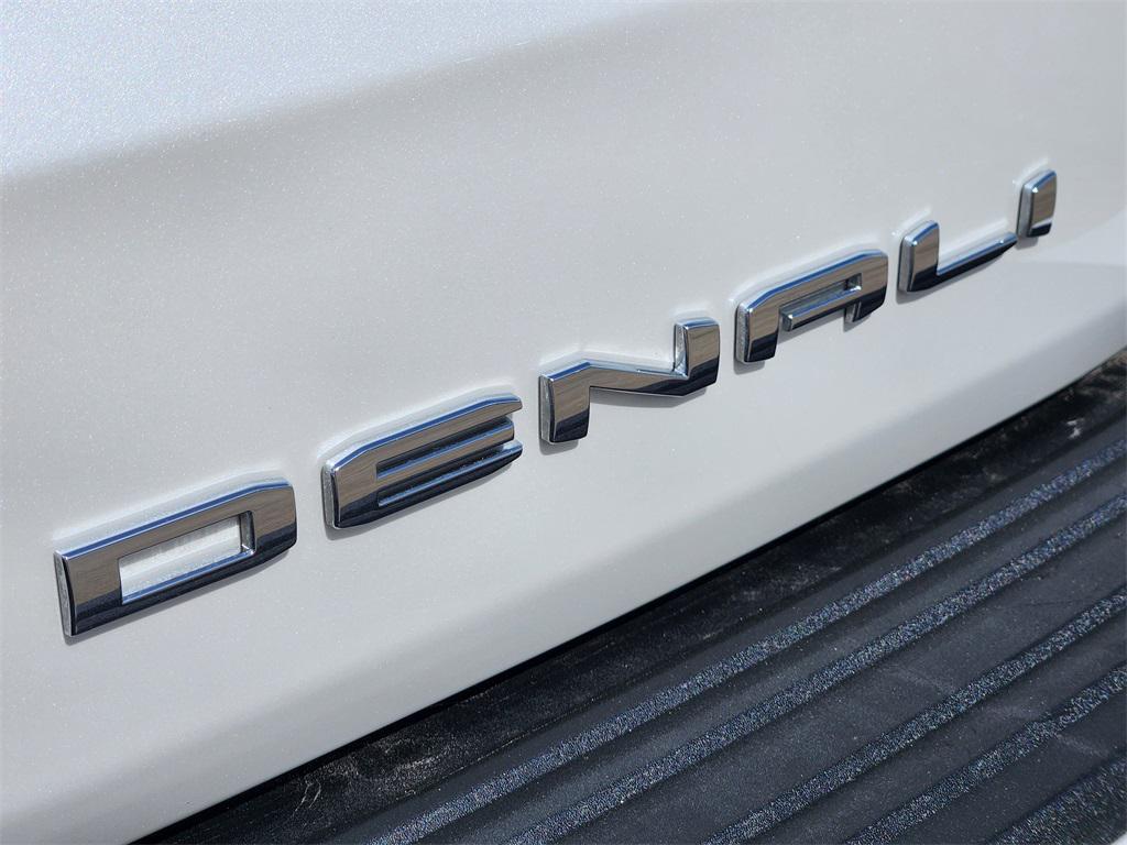 used 2024 GMC Yukon car, priced at $69,495
