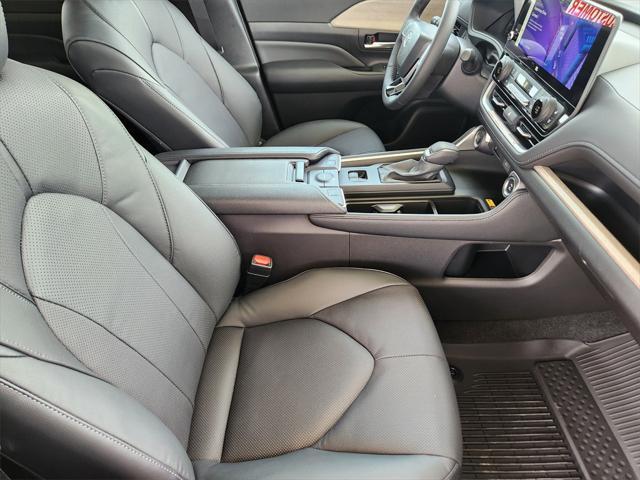 new 2025 Toyota Grand Highlander car, priced at $58,082