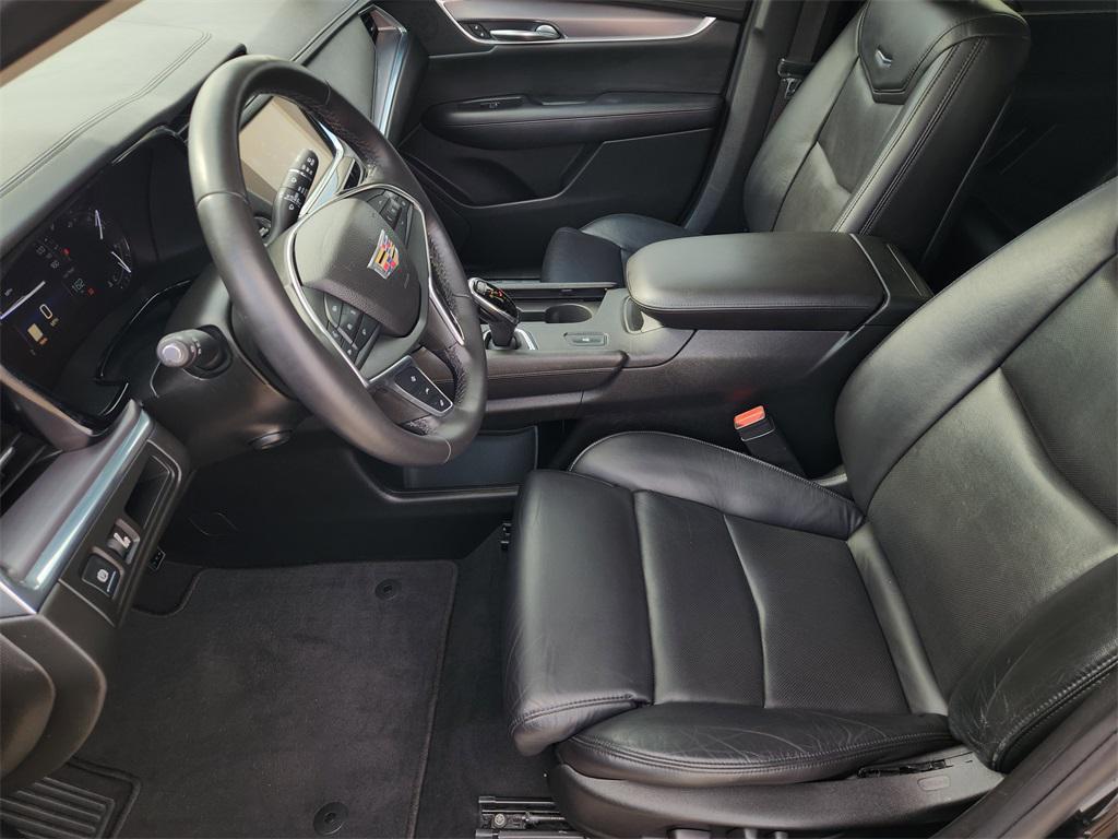 used 2017 Cadillac XT5 car, priced at $15,995