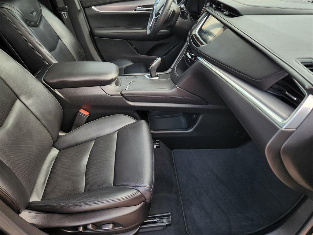 used 2017 Cadillac XT5 car, priced at $15,995