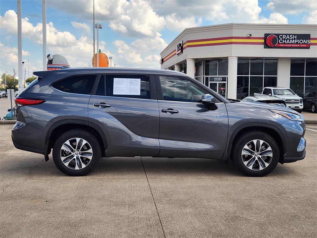 used 2023 Toyota Highlander Hybrid car, priced at $40,995