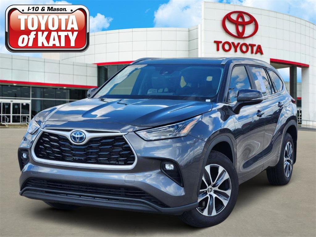 used 2023 Toyota Highlander Hybrid car, priced at $40,995