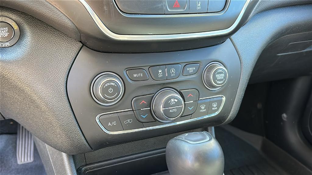 used 2022 Jeep Cherokee car, priced at $22,595