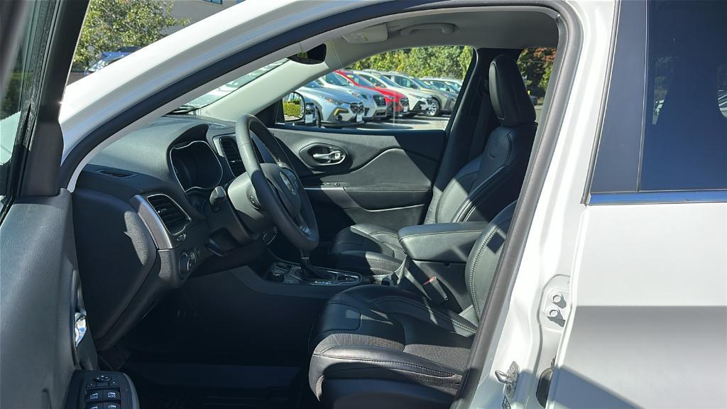 used 2022 Jeep Cherokee car, priced at $22,595