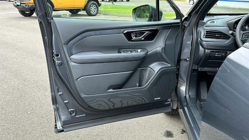 new 2025 Subaru Forester car, priced at $39,175