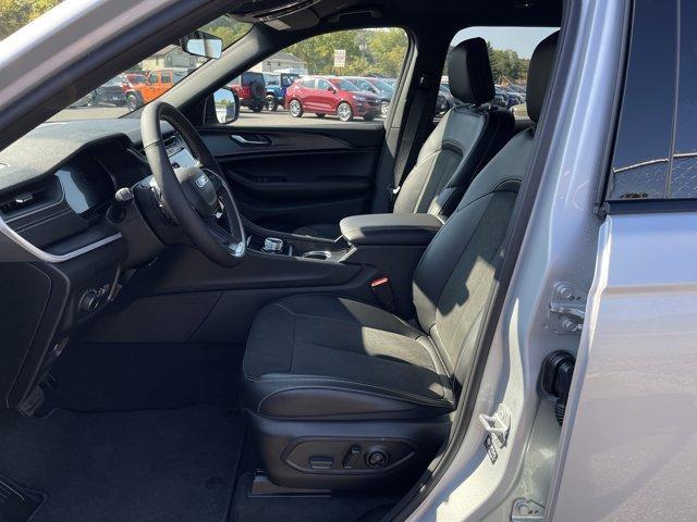 new 2025 Jeep Grand Cherokee L car, priced at $42,263