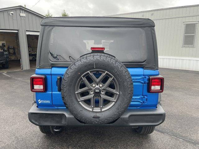 new 2025 Jeep Wrangler car, priced at $39,299