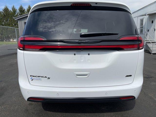 new 2024 Chrysler Pacifica car, priced at $40,866