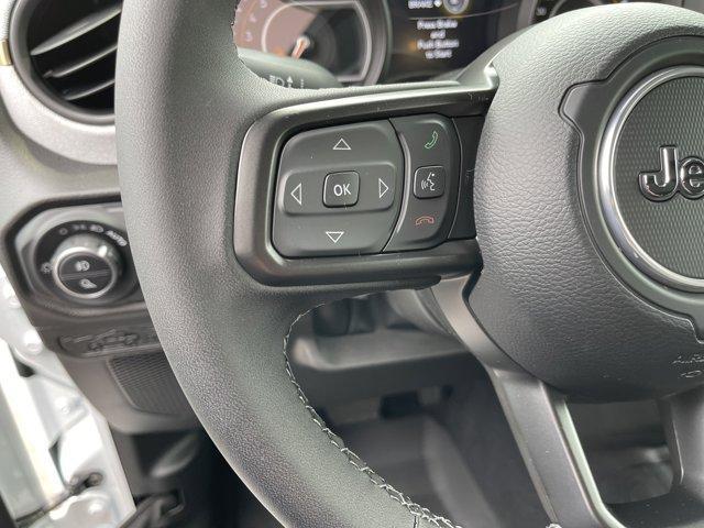 new 2025 Jeep Gladiator car, priced at $39,342