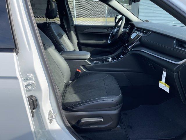 new 2025 Jeep Grand Cherokee car, priced at $41,979