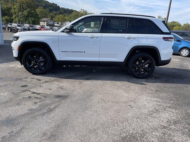 new 2025 Jeep Grand Cherokee car, priced at $41,979