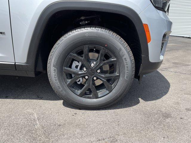 new 2025 Jeep Grand Cherokee car, priced at $35,102