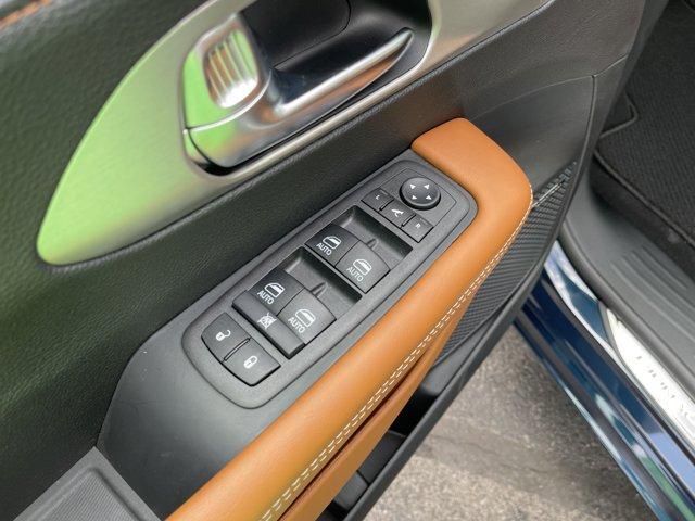 new 2025 Chrysler Pacifica Hybrid car