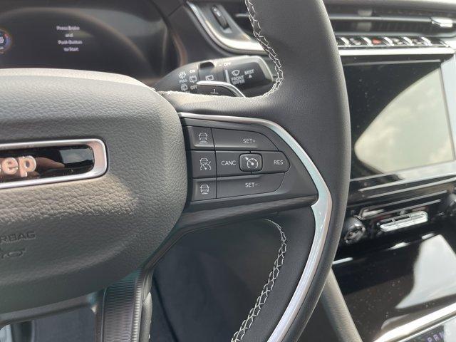 new 2025 Jeep Grand Cherokee car, priced at $37,677