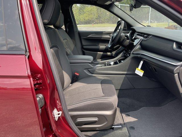 new 2025 Jeep Grand Cherokee car, priced at $37,677